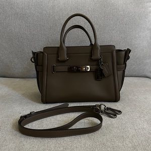 NWOT COACH 55496 Glovetanned Leather Swagger 27